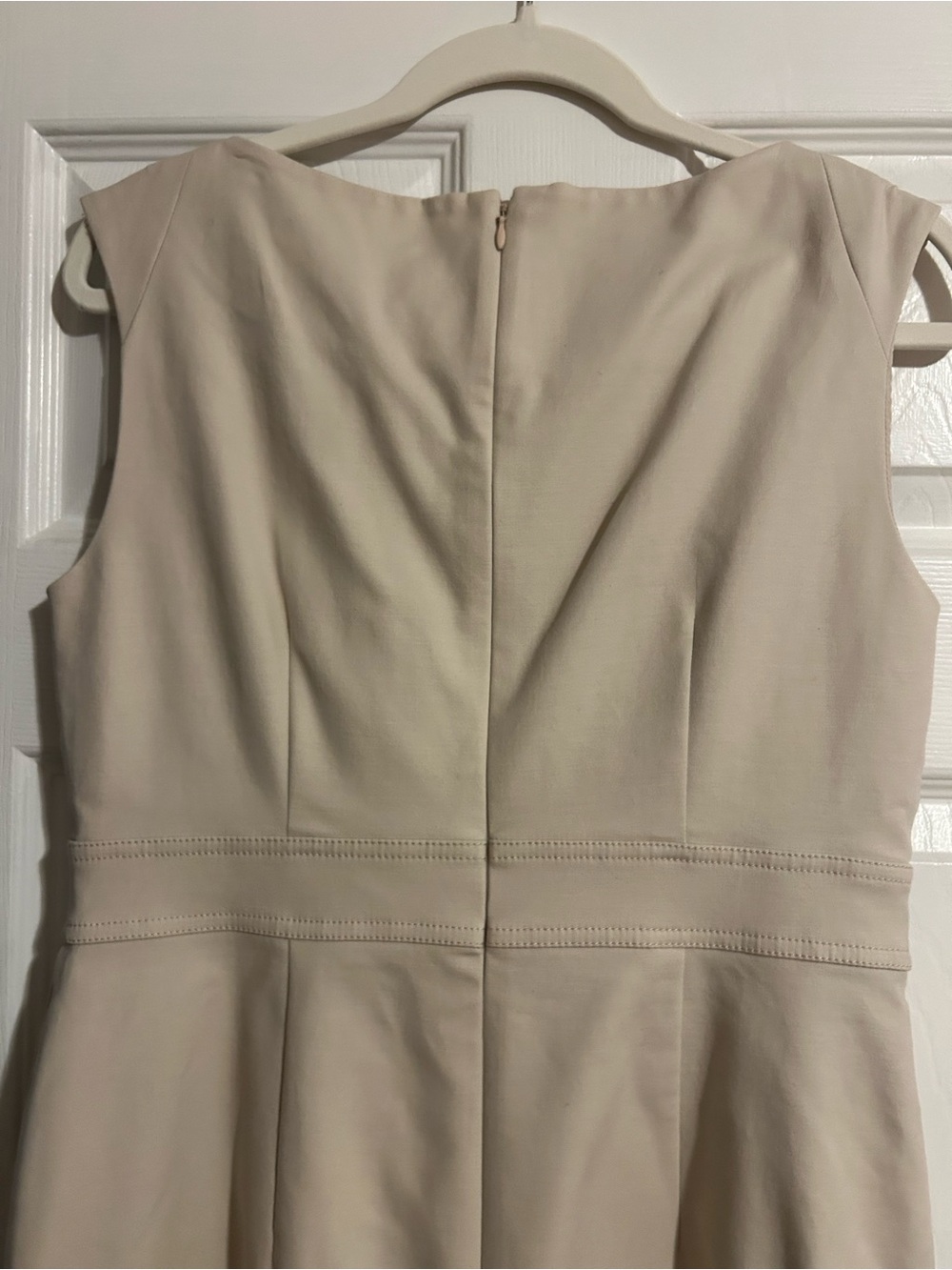 Ann Taylor Front Slot Boatneck Sheath
Dress size 8 Cream - Picture 4 of 4